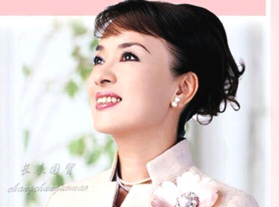 69岁翁倩玉近照曝光,曾演唱《正大综艺》主题