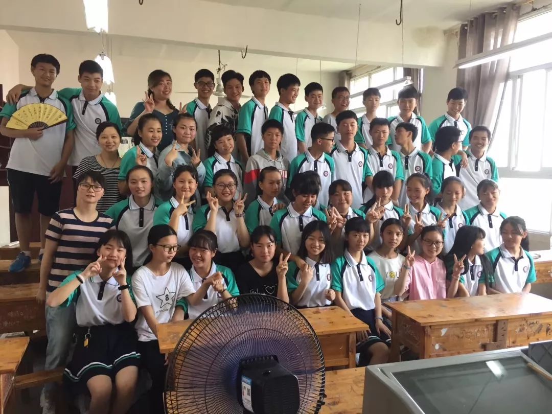 党建党员先锋在行动合川区云门中学党员教师孔艳辉