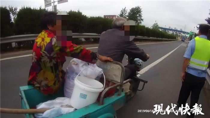 如何快速的学会骑三轮车 da3885a9594c4c2d84392e6a823e9dc9.jpeg