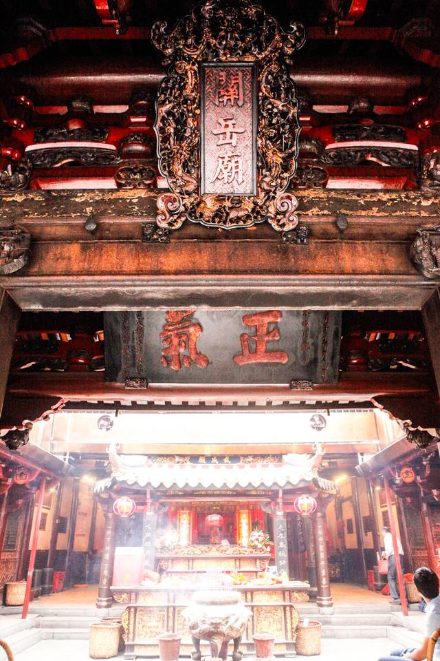 朱元璋下令改建、朱熹题字的关帝庙，整个泉州城香火最旺