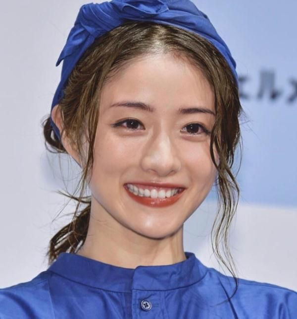 原创石原里美真正的治愈系笑容女神