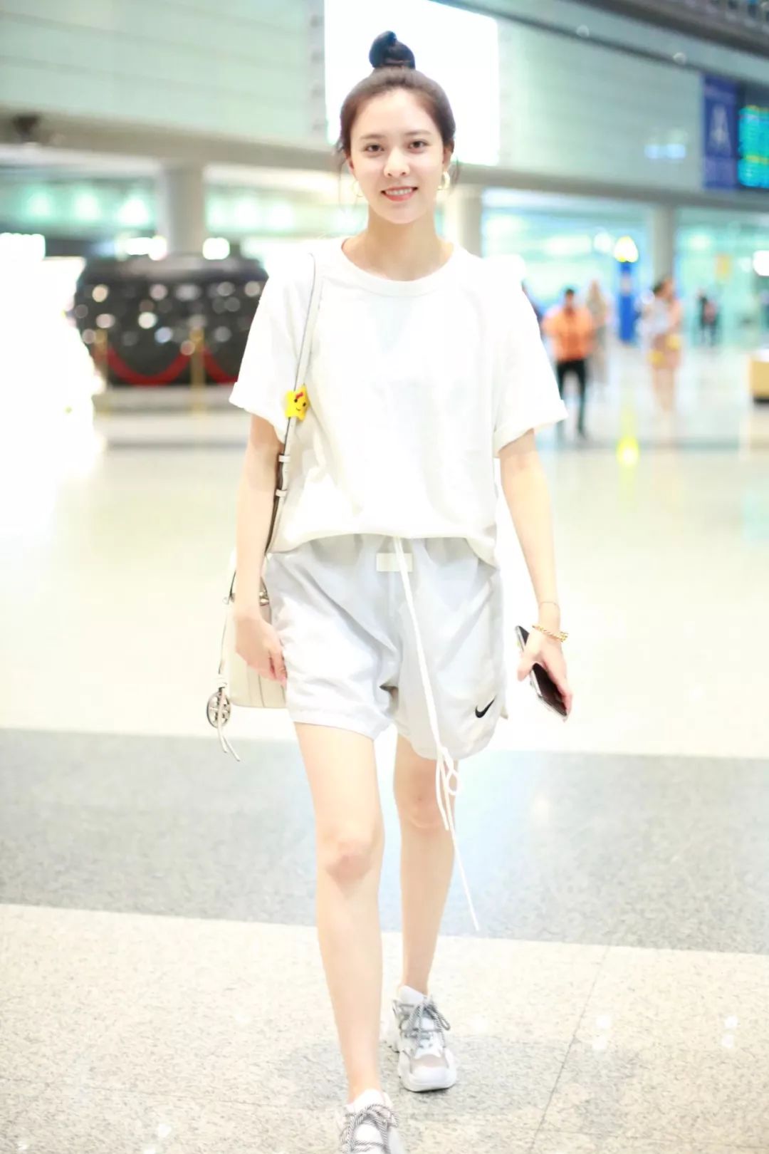 夏天户外穿长裤好还是短裤好 fde9f5d57a274156aea311bbc34041a2.jpeg
