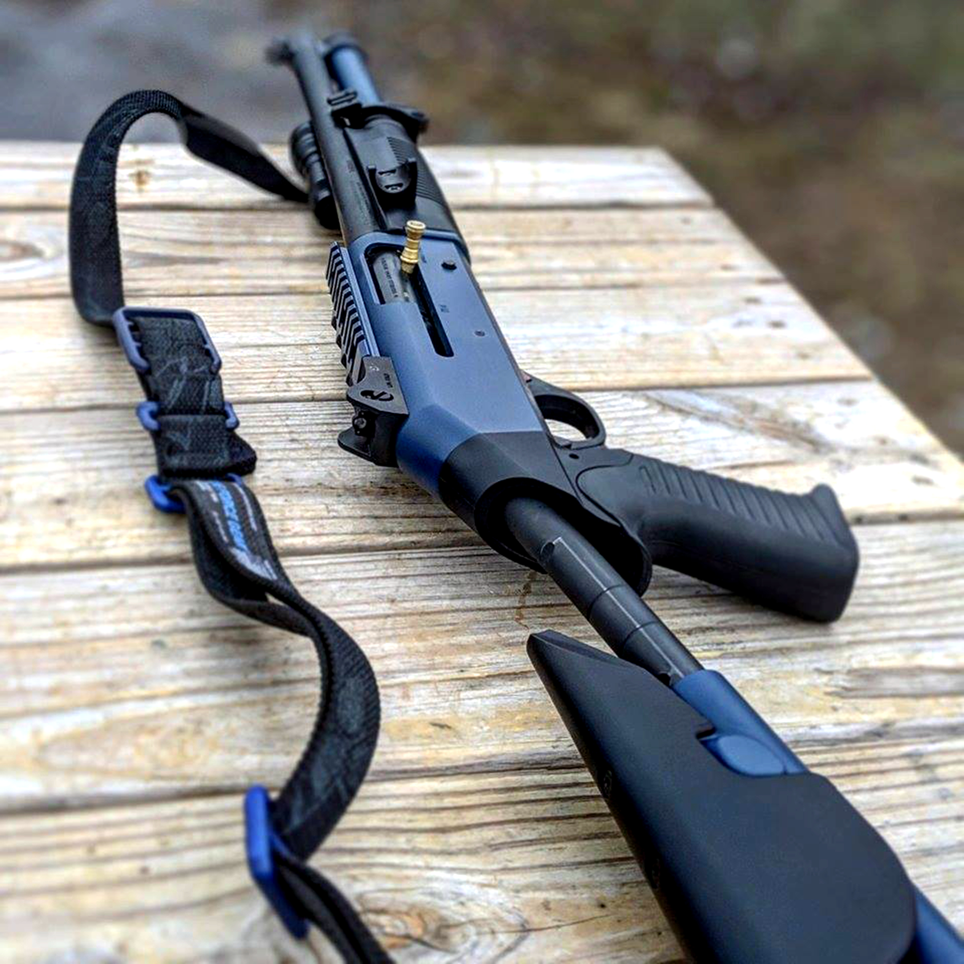 m4 super 90)是一枝由意大利伯奈利公司设计和生产的半自动霰弹枪,最