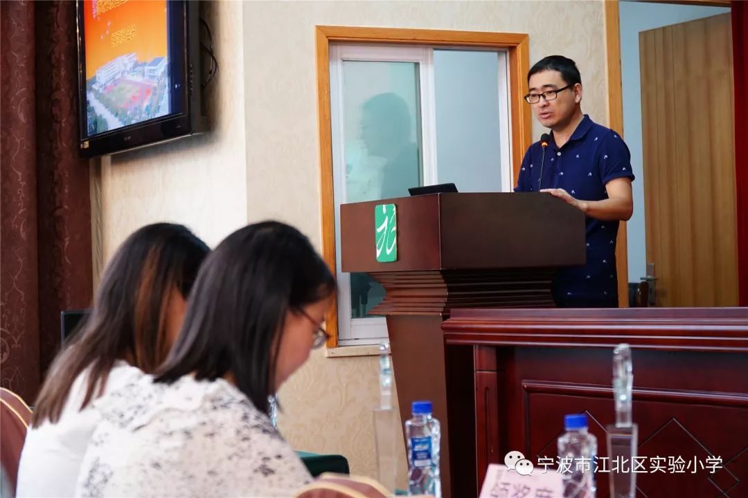 温情过后,第六届家校联合会胡旭昶会长做家校联合会工作总结.