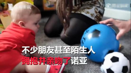                     原创            小宝宝被人亲了一下，不久后差点失明，住院两个半月才康复