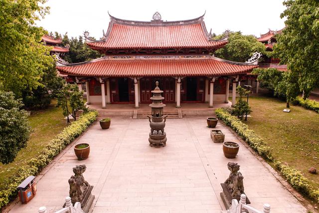 南少林寺1100年间三兴三废，乾隆爷下令焚毁，黄飞鸿为是少林拳王