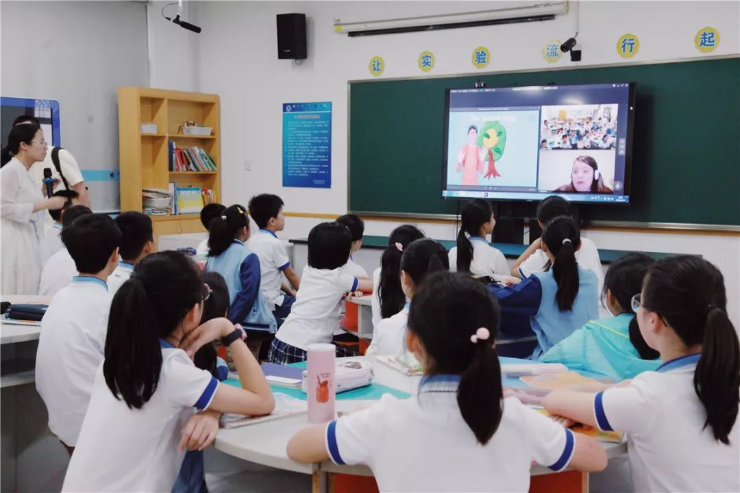 智慧云端别样体验记银河实验小学与红垦学校共享美国英语教学