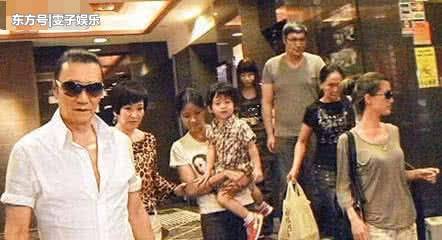                     谢霆锋带王菲见谢贤，让大儿子喊王菲妈妈