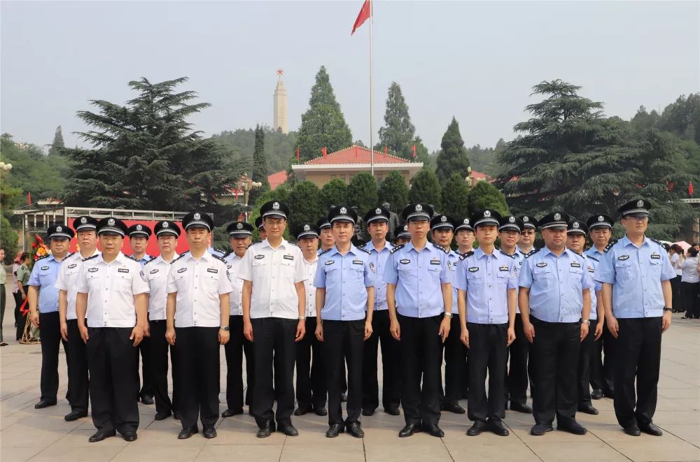 刘建华表示"西柏坡精神"是中国革命的五大精神之一,是我们党的宝贵