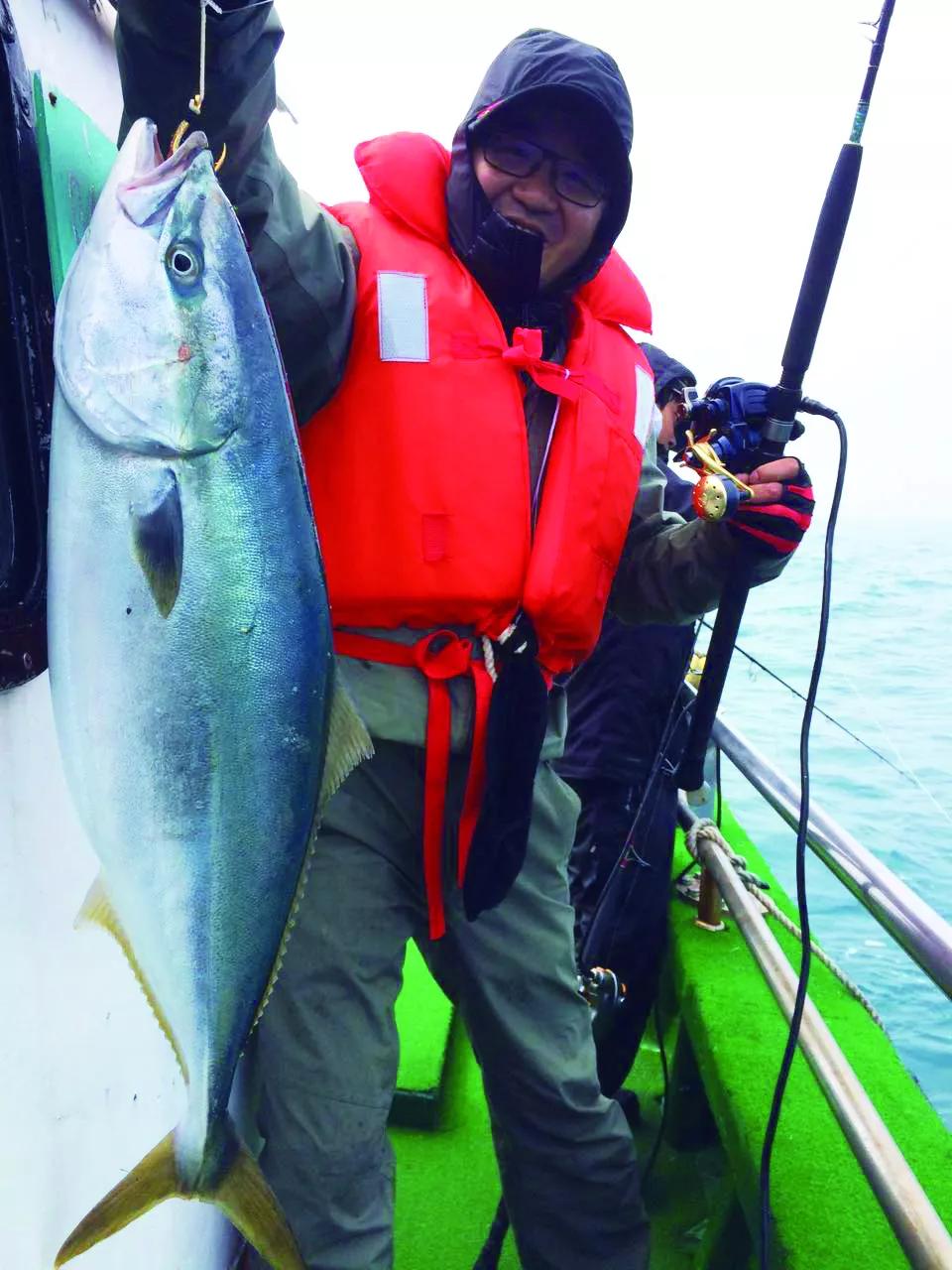 炎月钓法邂逅真鲷铁板钓鰤鱼这趟海钓真的震撼到我了上