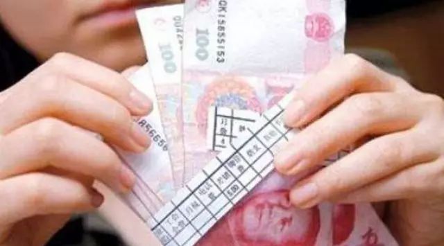 收入多少买保险 9006e3568835453fae9171087c737aef.jpeg