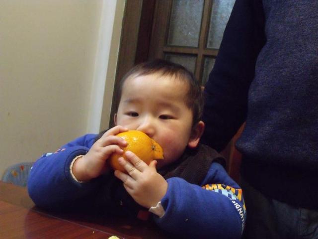                     夏季4种水果孩子再馋也尽量少吃，虽然家里都有，妈妈们也别大意