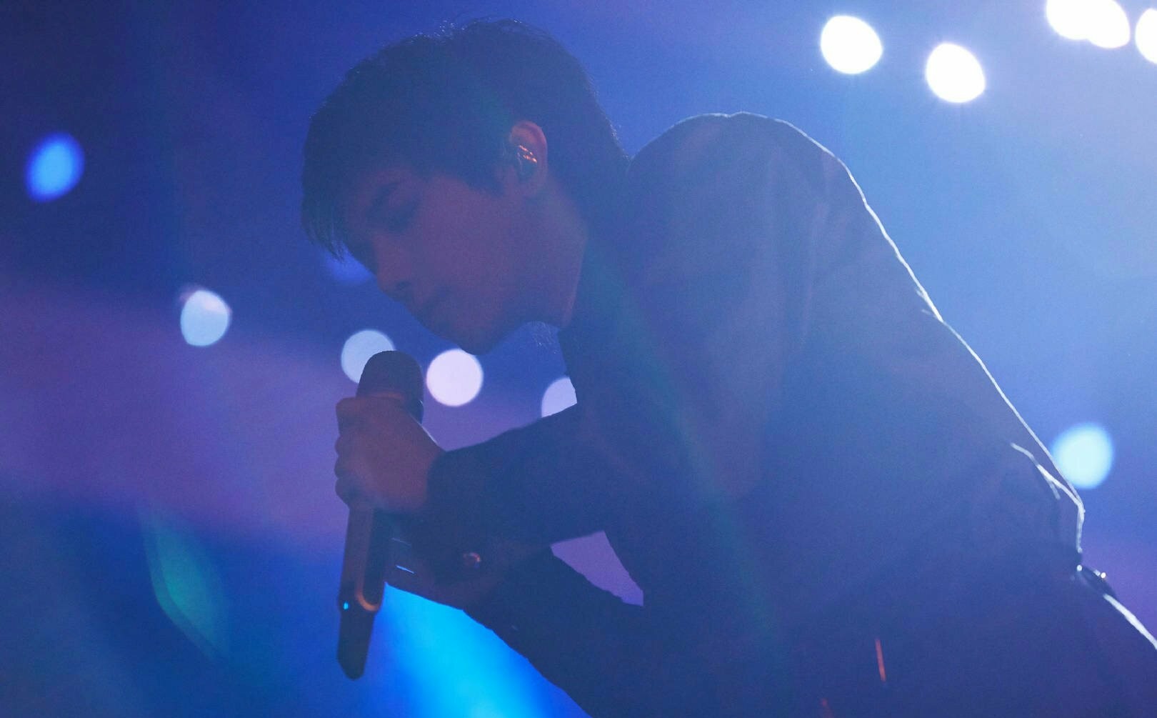 粉丝因病离开世界，华晨宇发文悼念，这才是值得追的爱豆