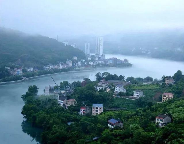 长阳一座向阳生长的城