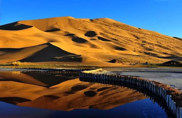 巴丹吉林沙漠 – 中国最美的沙漠