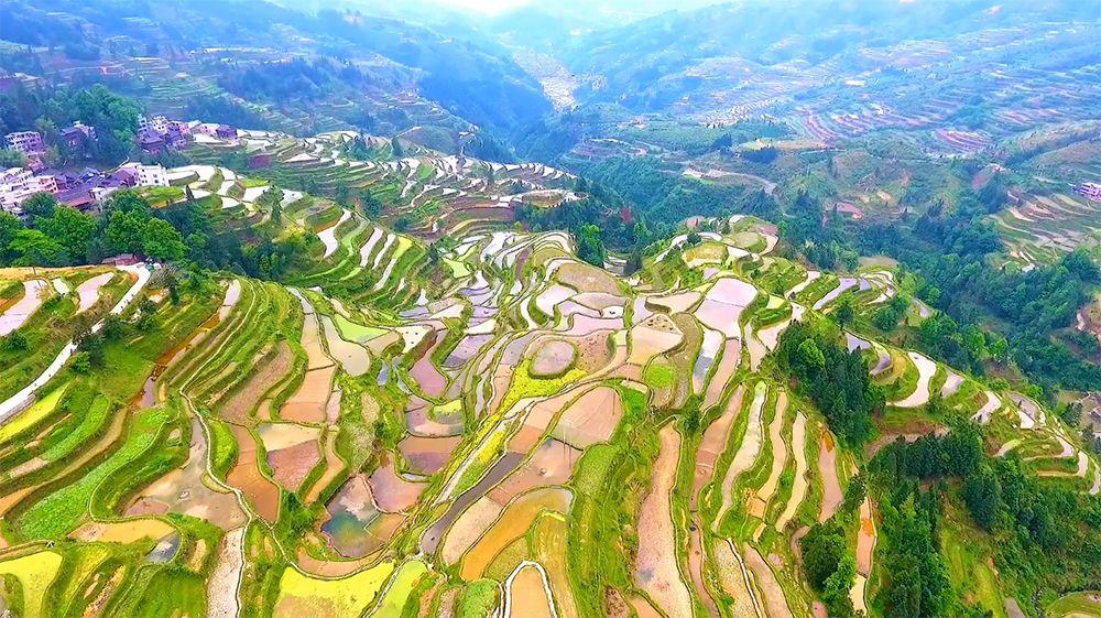游过了贵州高山绿水你就相当于游了地球山水一圈
