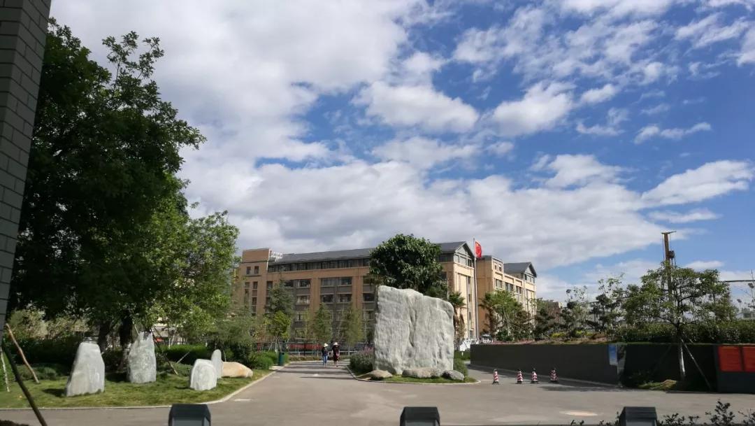 下关一中初中部,实验小学落地经开区,周边房价又