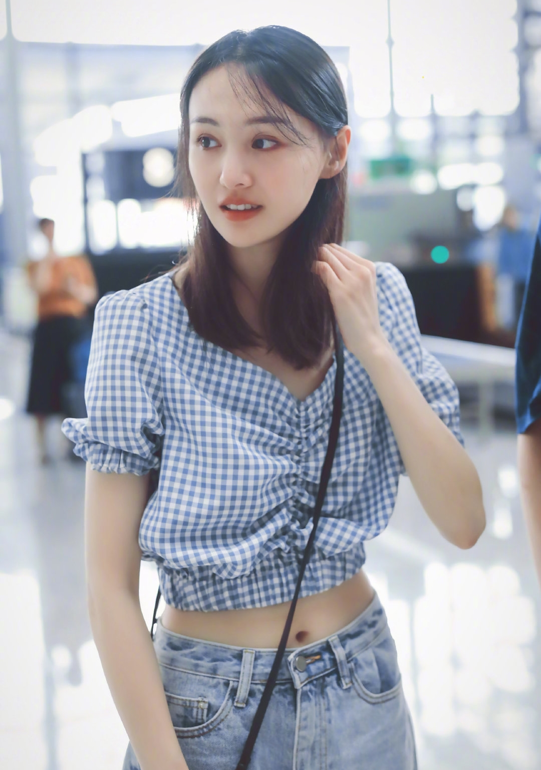 原创郑爽穿露脐装,被夸仙气十足身材好,网友:对身材好有误解