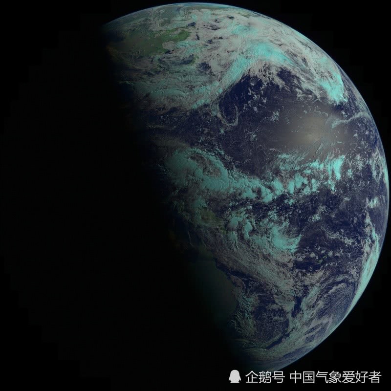 从太空看地球夏至日到来:北极全面被太阳照亮,南极完全陷入黑暗
