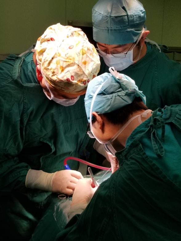 【神经外科首例国产脊髓电刺激疗法在北京清华长庚医院成功开展】 脊髓神经外科