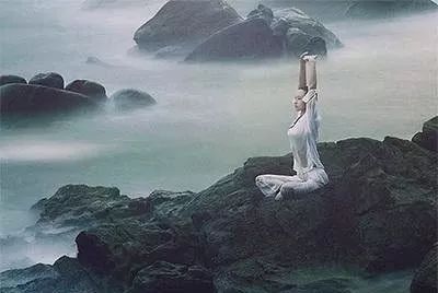 逆腹式呼吸法及其养生作用