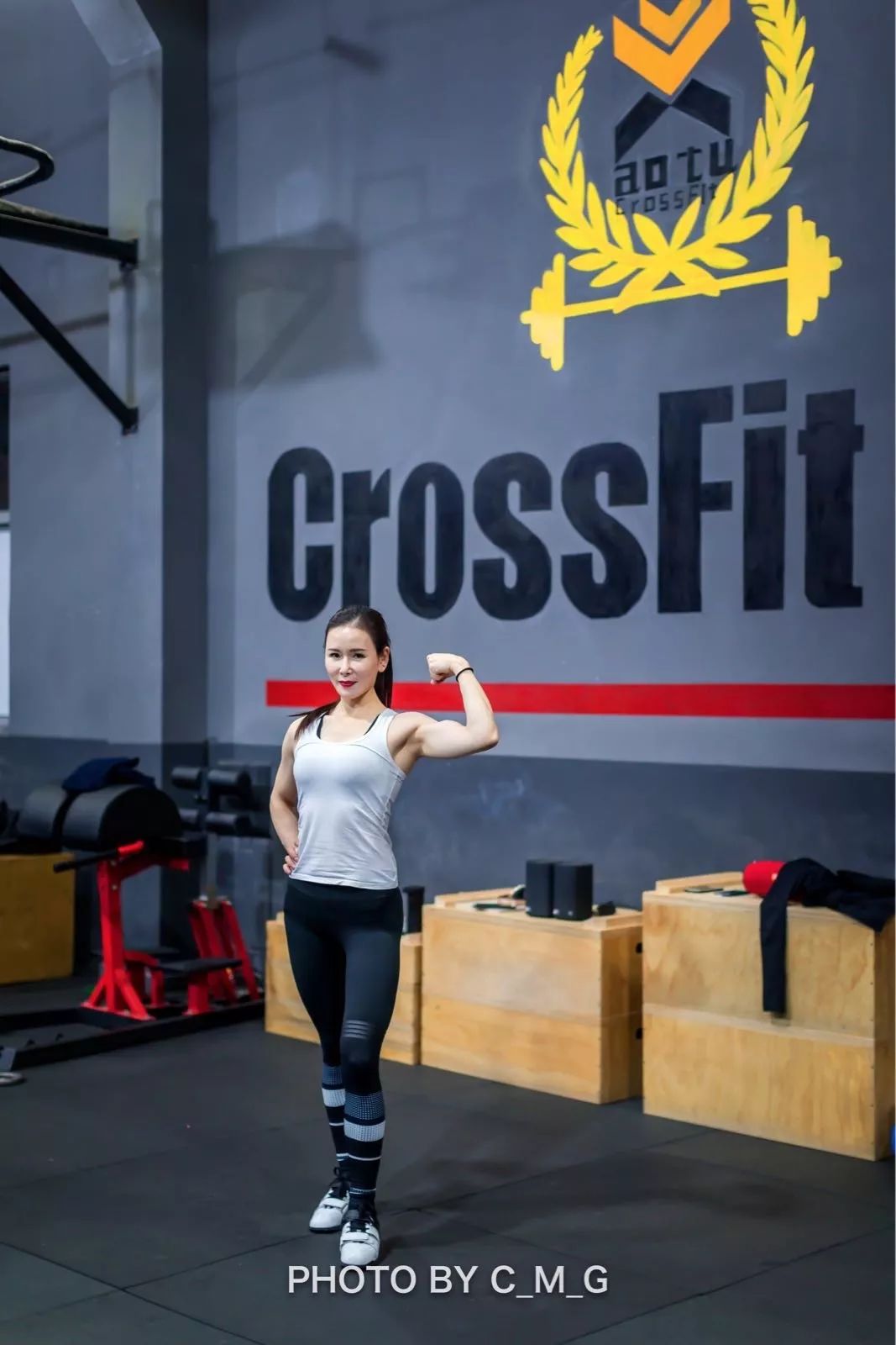 从事crossfit 训练4年 拥有crossfit level 1教练员证书 英文名:lee