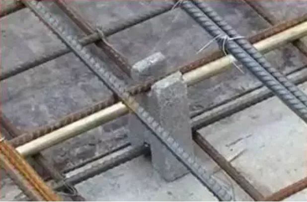 追求楼板厚度偏差,来点工地新发明的楼板控制神器!