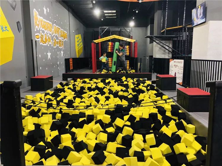 好玩就完事了!空气湃运动嘉年华,特价29.9元,蹦床攀岩、射箭对战等尽情嗨