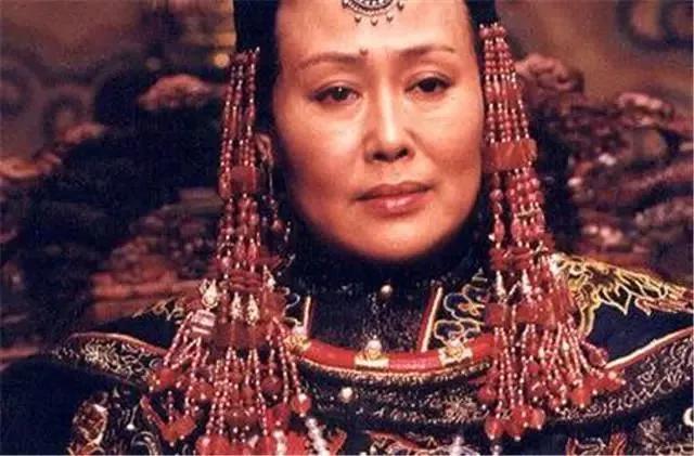 索尼不想得罪鳌拜，孝庄：你孙女今年多大了？索尼：鳌拜交给我吧