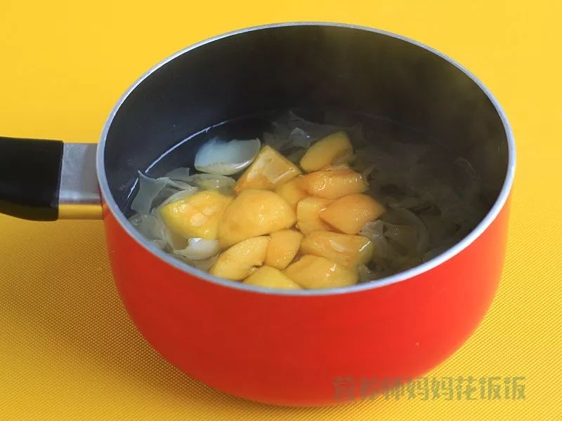                     原创            生津润肺！这碗宝宝至爱小甜汤冷热都好喝！