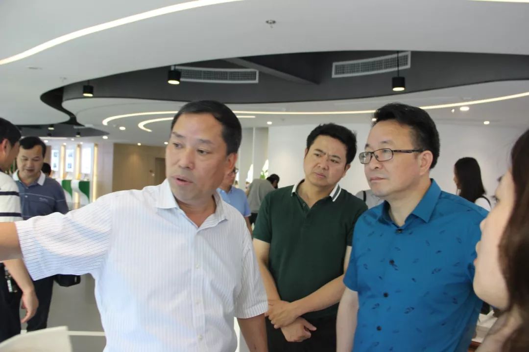 黄山市副市长毕普民一行莅临中绿 交流农旅发展机会