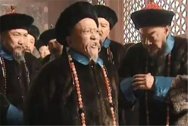 索尼不想得罪鳌拜，孝庄：你孙女今年多大了？索尼：鳌拜交给我吧