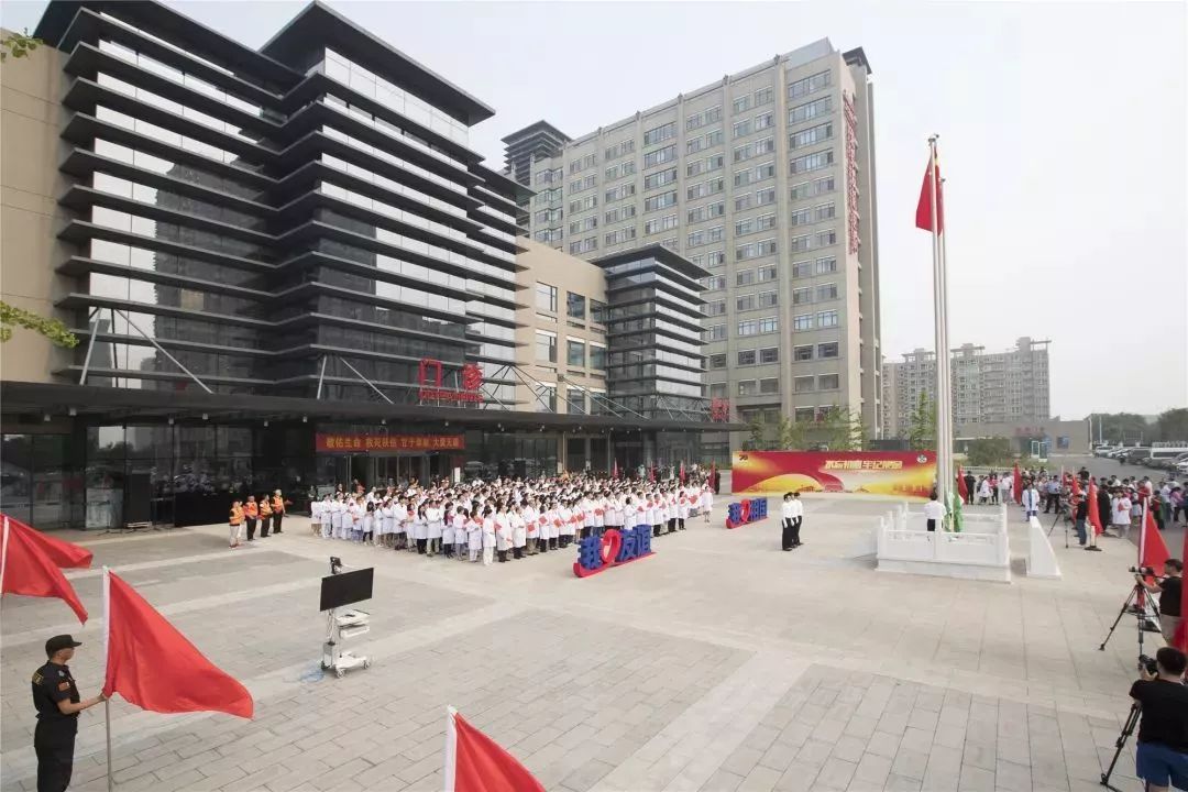 脱下白衣展现别样风采 友谊医院上演超燃快闪