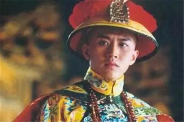 索尼不想得罪鳌拜，孝庄：你孙女今年多大了？索尼：鳌拜交给我吧