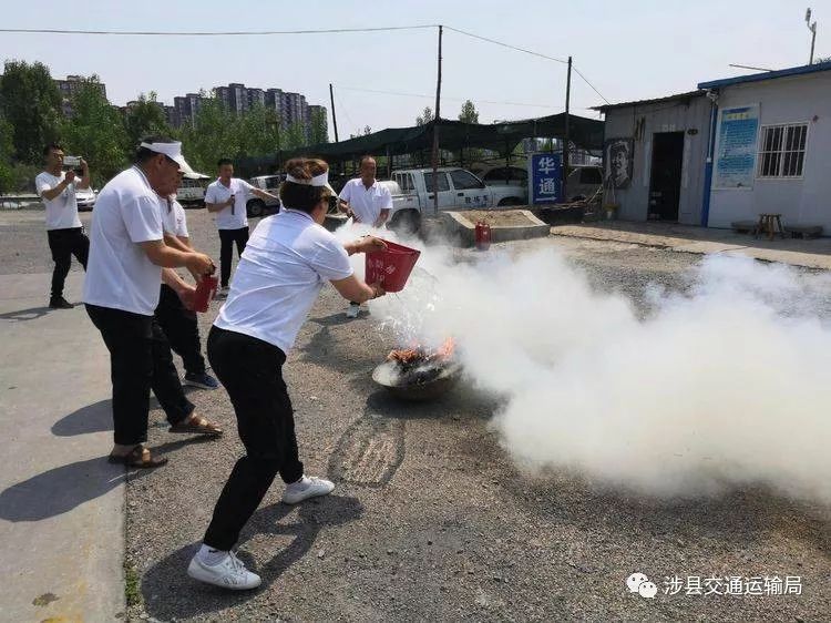 道路运输企业积极开展应急救援演练