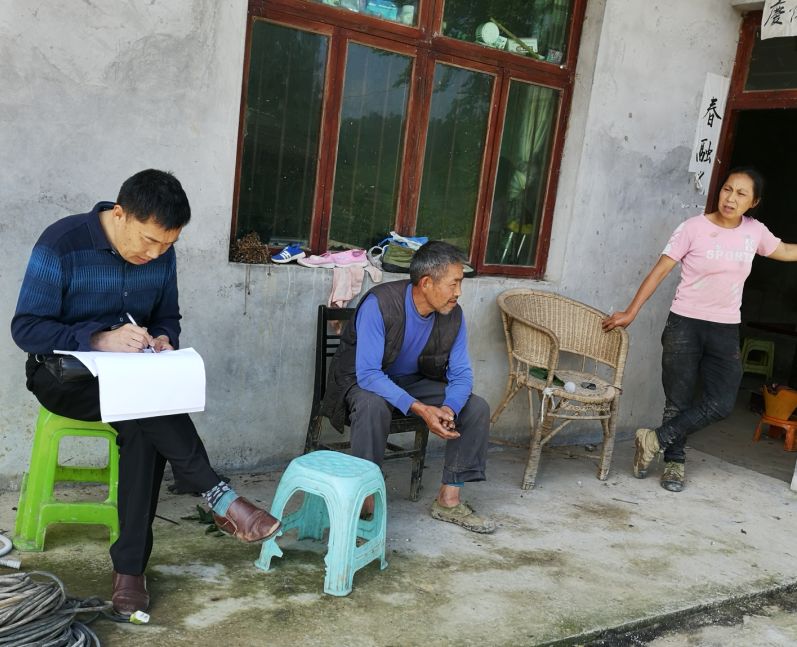 作为基层纪检干部不仅仅要将问题情况调查核实清楚,还要做好群众工作,