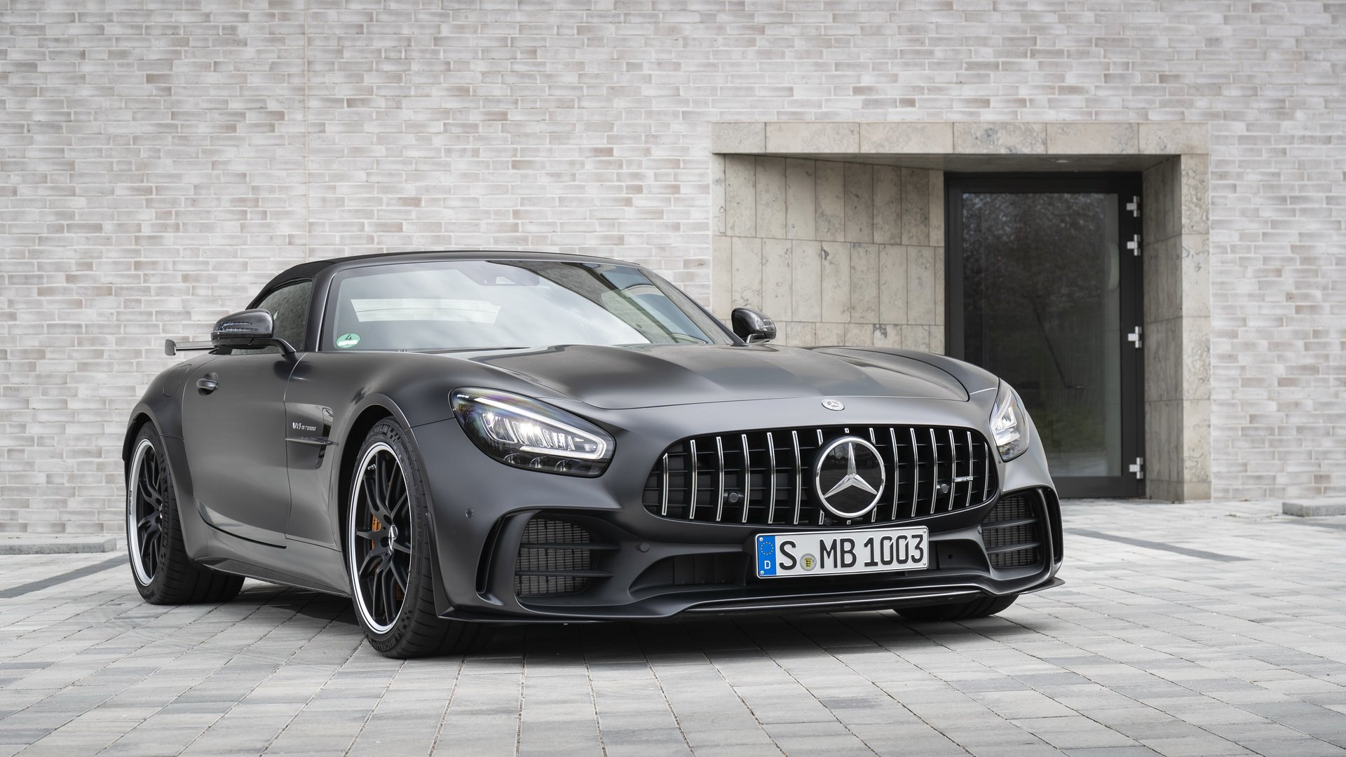 梅赛德斯-amg gt r软顶敞篷跑车发售