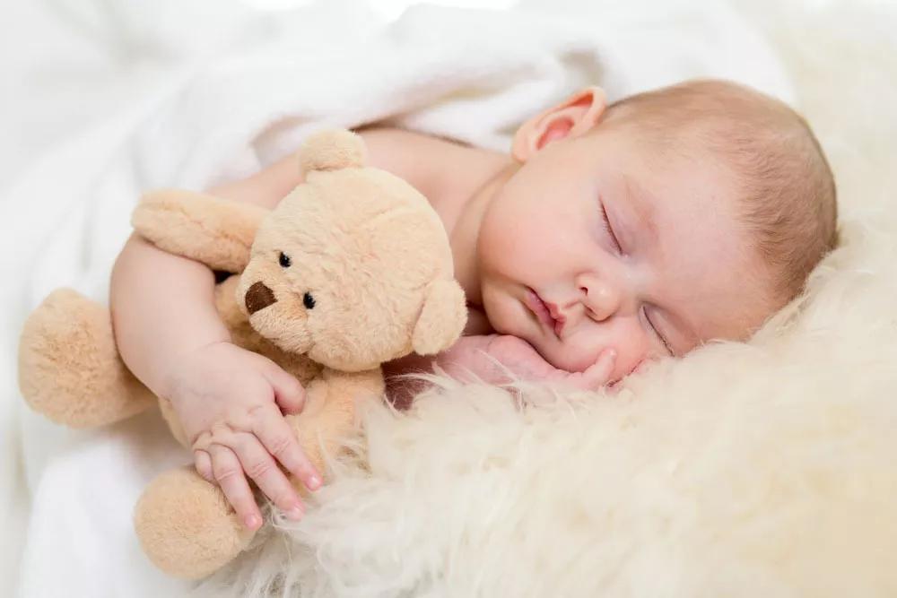 宝宝睡的越多越聪明，是真的吗？_脑子褶皱越多越聪明嘛