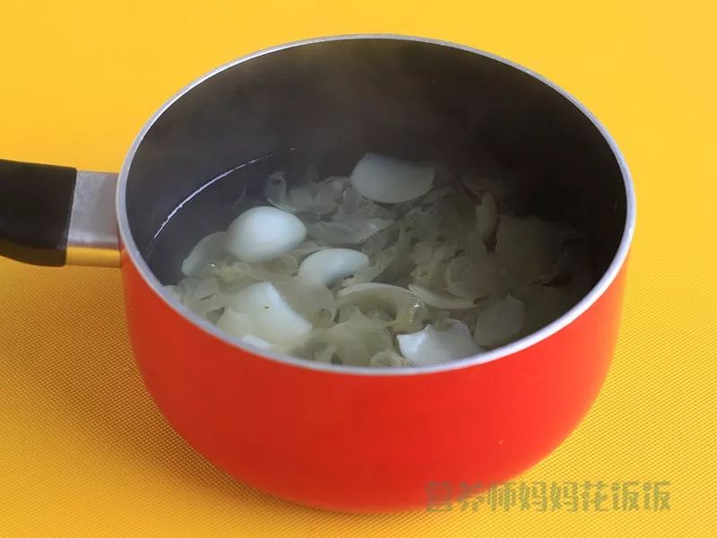                     原创            生津润肺！这碗宝宝至爱小甜汤冷热都好喝！