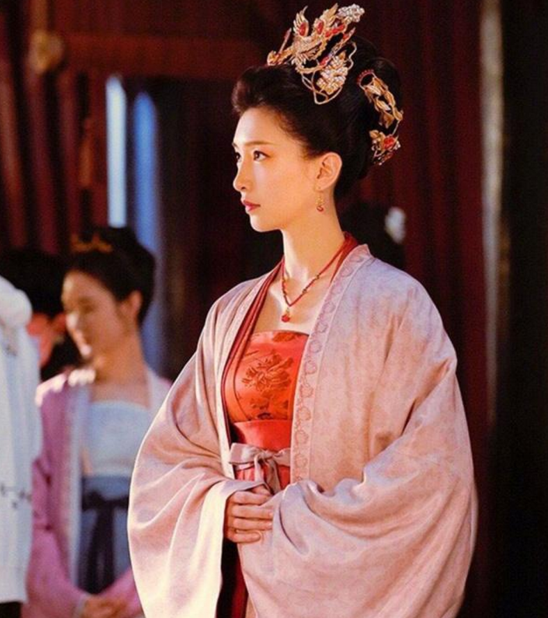 江疏影又一部古装大剧剧照晒出,新造型神韵被调侃神似潘金莲
