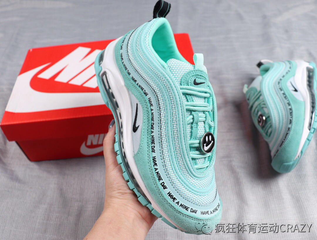 have a nike day mint green