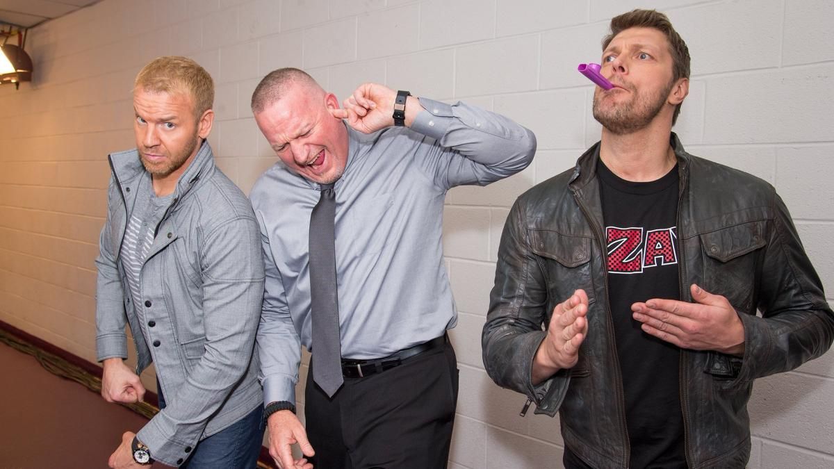 WWE摔小辉新闻R限制级巨星艾吉权衡背稿式