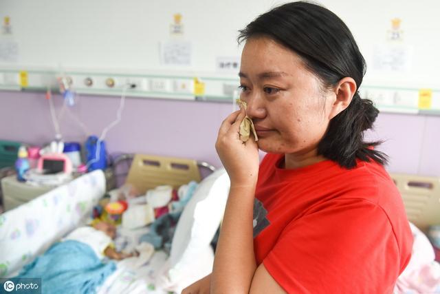                     4岁宝宝视力障碍，只因奶奶给穿了袜子，夏天这么做，简直坑娃