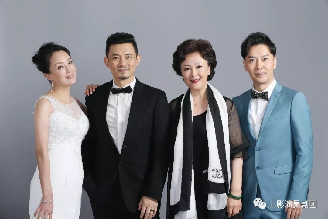 上影演员剧团星光闪耀第二十二届上海国际电影节开幕式