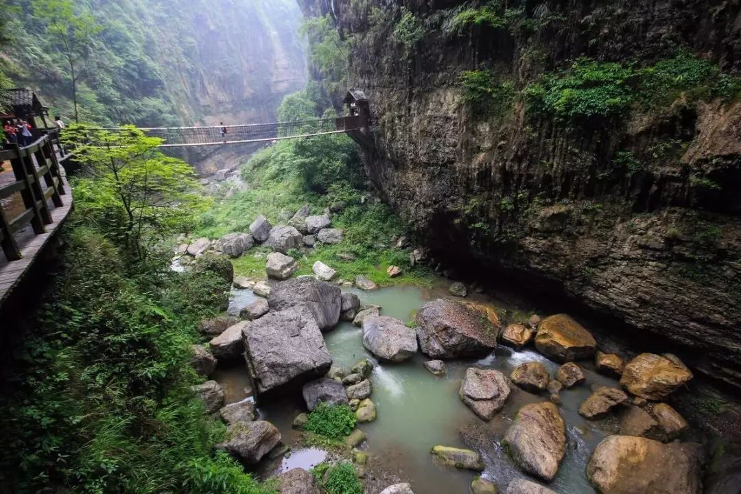 屏山峡谷在哪个景区内 dc1c1b6e002c422cbbc93183ff053e77.jpeg