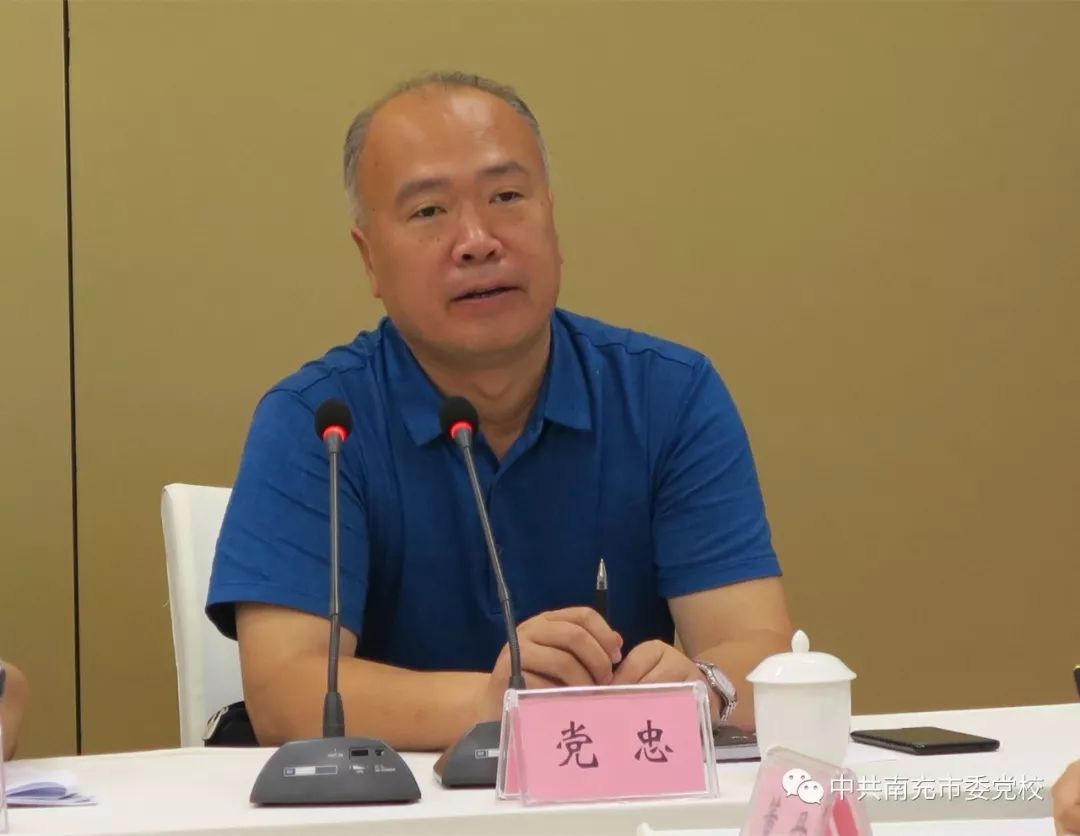 唐粼波对学员提出三点希望和要求:一是党性锤炼永远在路上,要做一个