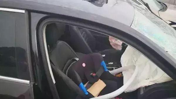                     一个举动致女婴瘫痪！这个动作你可能也在做……