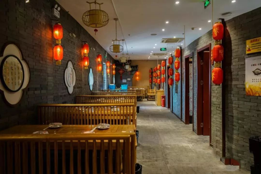 斜塘河畔的苏式豪宅餐厅把抖音爆火高压锅生蚝带来苏州