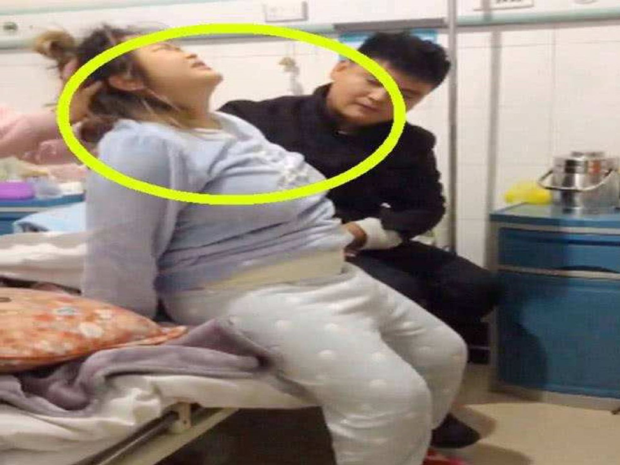                     产妇剖腹产后怎么做，才能缓解疼痛？两次剖腹产宝妈的办法很管用