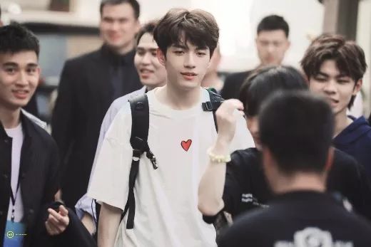韩国男团门面颜值排名 3c47e6522d1e4aeb8e96a2c763ccd0f3.jpeg